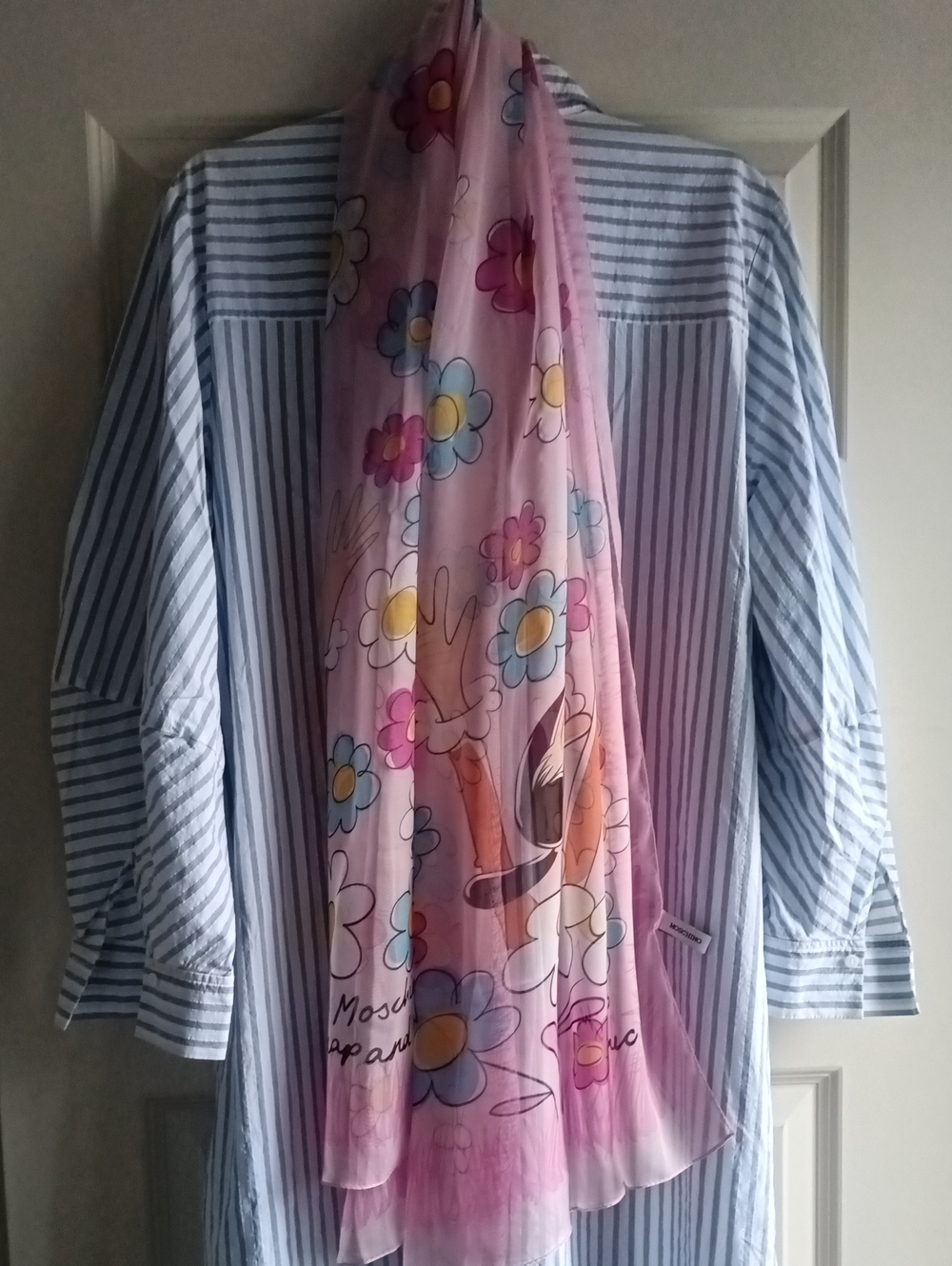 Moschino Cheap and Chic Pink Floral Logo Silk Scarf🌸Vintage 1988 - Picture 2 of 9